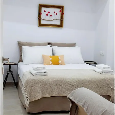 Apartment Lor Apparemment In Center Of Adamantas (Milos)