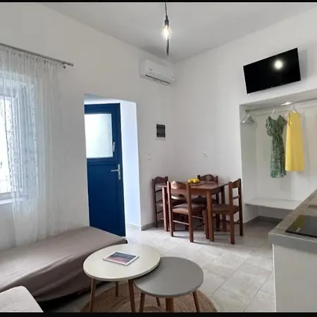 Lor Apparemment In Center Of Lejlighed Adamantas