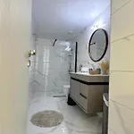 Lor Apparemment In Center Of *